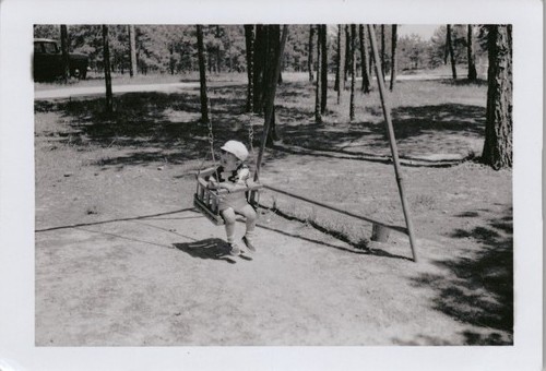 Vtg snapshot baby - b&w, in